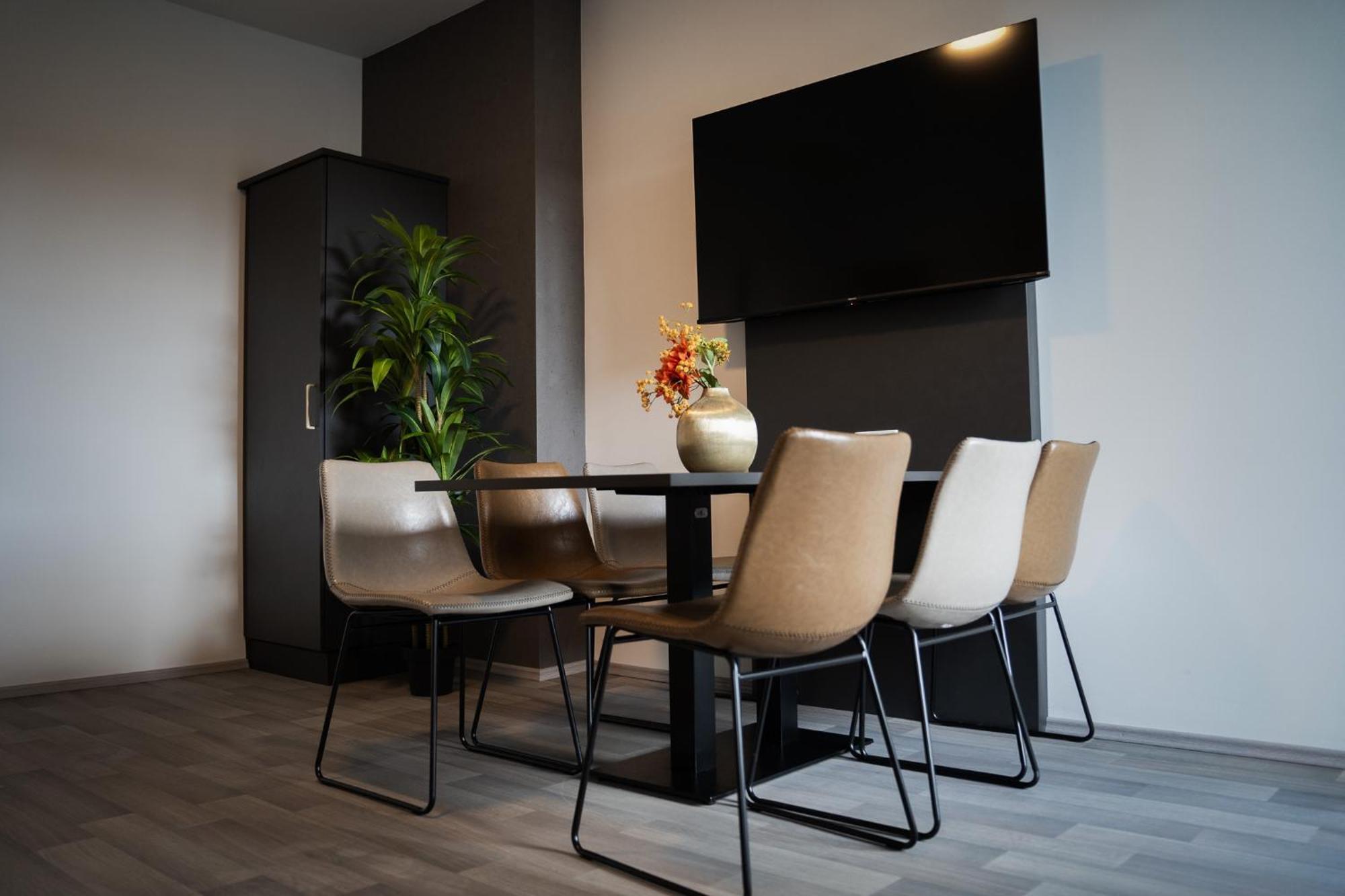 Junik Apartments Oberhausen โอเบอร์เฮาเซิน ภายนอก รูปภาพ
