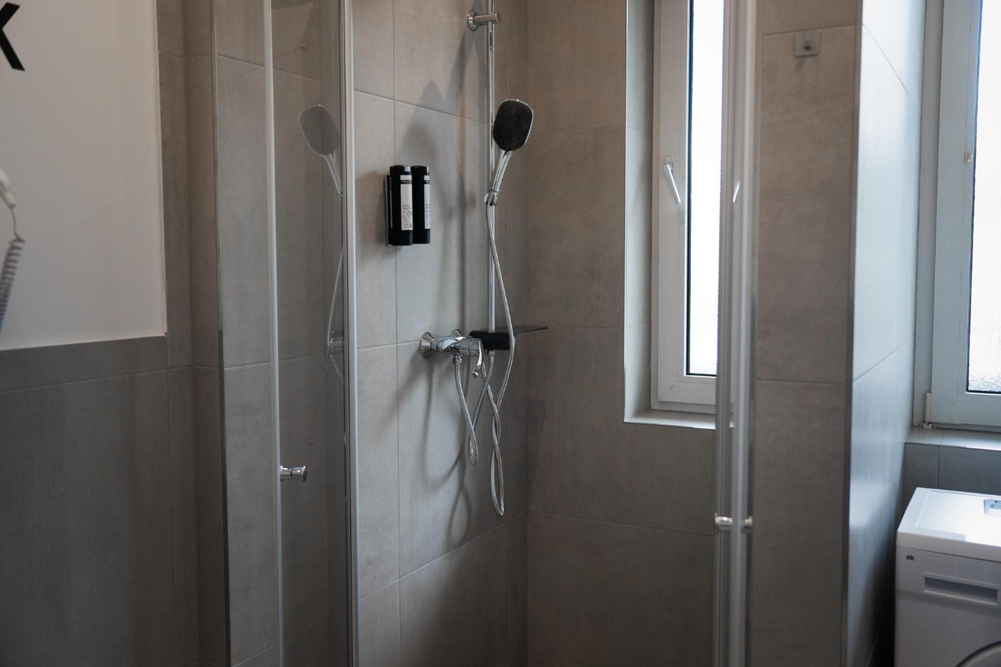 Junik Apartments Oberhausen โอเบอร์เฮาเซิน ภายนอก รูปภาพ