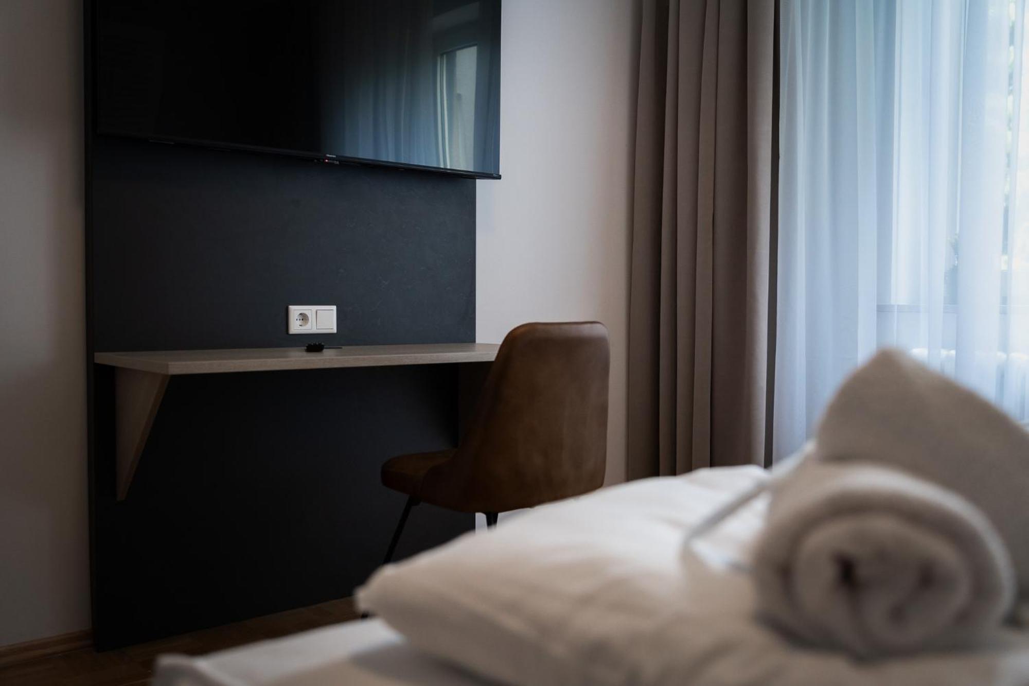 Junik Apartments Oberhausen โอเบอร์เฮาเซิน ภายนอก รูปภาพ