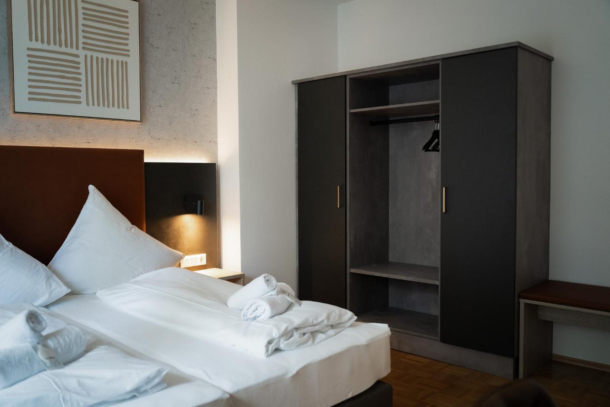 Junik Apartments Oberhausen โอเบอร์เฮาเซิน ภายนอก รูปภาพ