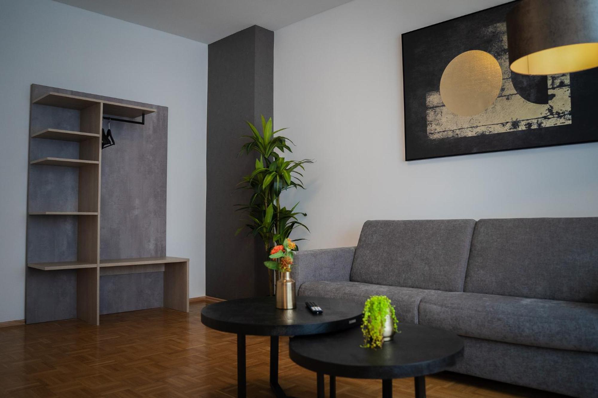 Junik Apartments Oberhausen โอเบอร์เฮาเซิน ภายนอก รูปภาพ