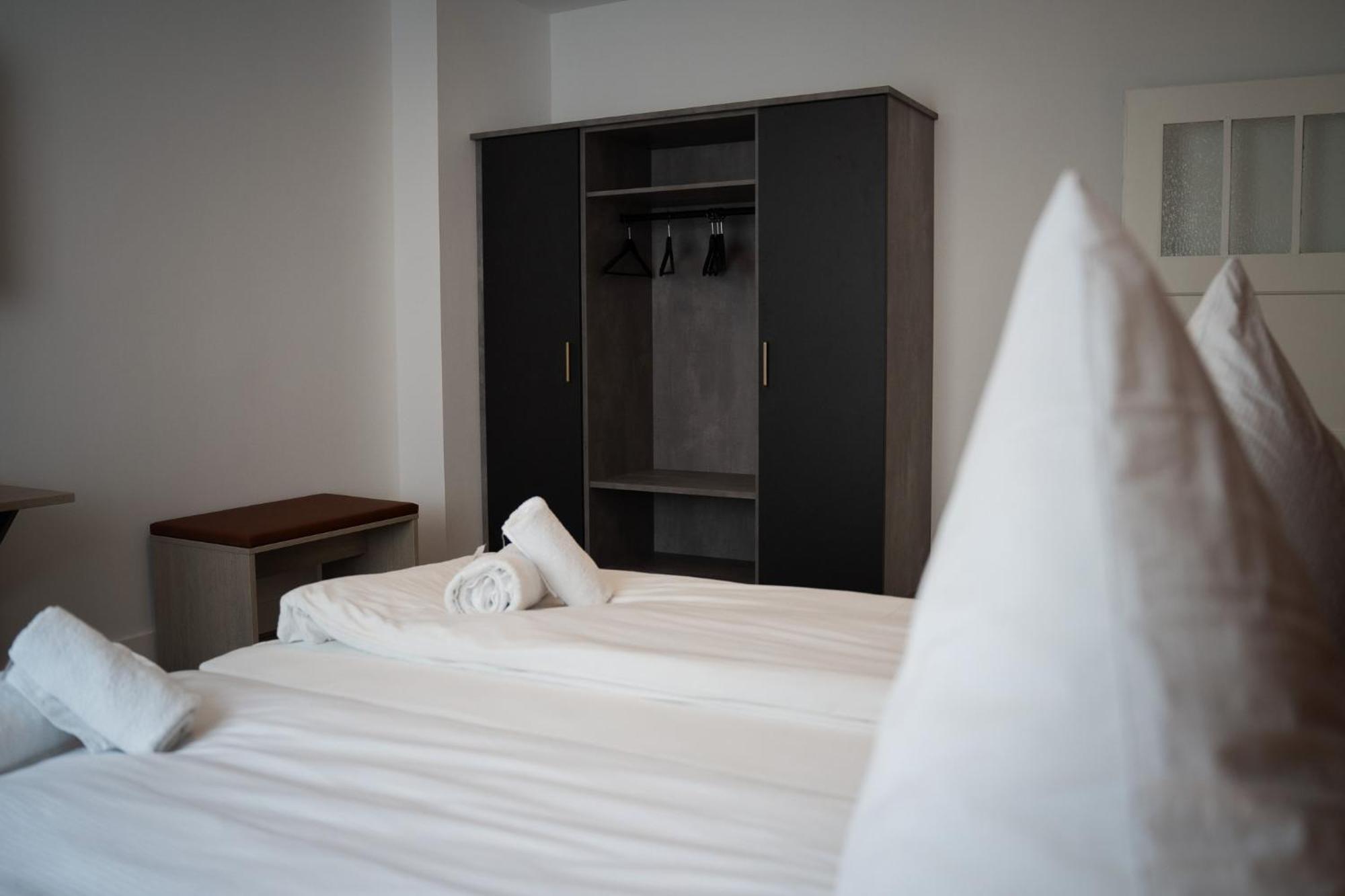 Junik Apartments Oberhausen โอเบอร์เฮาเซิน ภายนอก รูปภาพ